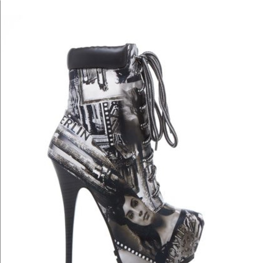 Shoedazzle  Tamara platform booties